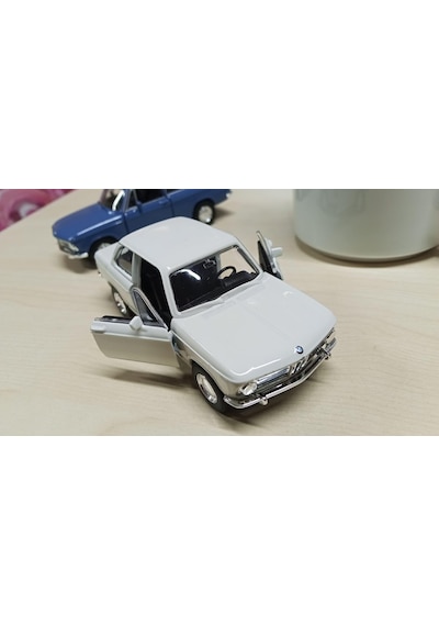 Oyuncak Metal Model Araba 1/36 Çek Bırak Bmw 2002 Ti Beyaz