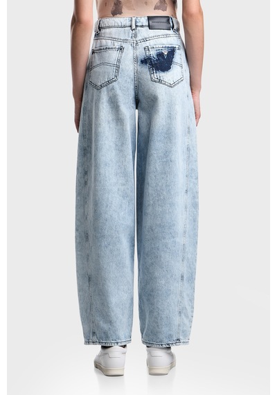 Emporio Armani Relaxed Fit Yüksek Bel Geniş Paça Jeans Bayan Kot Pantolon Ew004409 Af21085 Mb003 Açık Mavi Emporio Armani Relaxed Fit Yüksek Bel Geniş Paça Jeans Bayan Kot Pantolon Ew004409 Af21085 Mb003 Açık Mavi