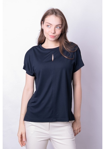Kadın İpeksi Yumuşak Kumaş Geniş Sıfır Yaka Önü Pencereli Yanları Yırtmaçlı Tshirt Bluz-koyu Lacivert K.lacivert Kadın İpeksi Yumuşak Kumaş Geniş Sıfır Yaka Önü Pencereli Yanları Yırtmaçlı Tshirt Bluz-koyu Lacivert K.lacivert