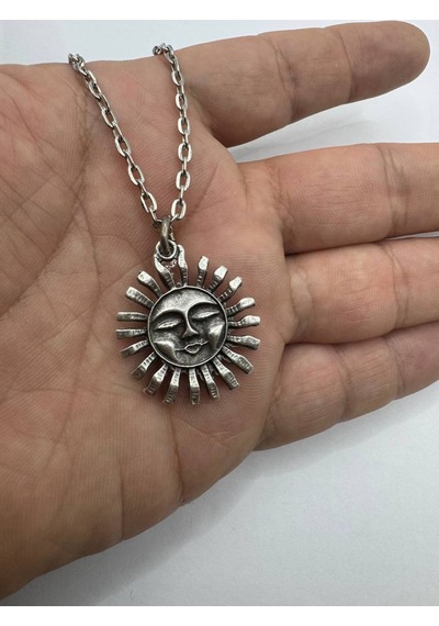 Gülen Surat Güneş Figürlü Unisex Kolye 60 Cm Zincirli Neşeli Tasarım Çok renkli