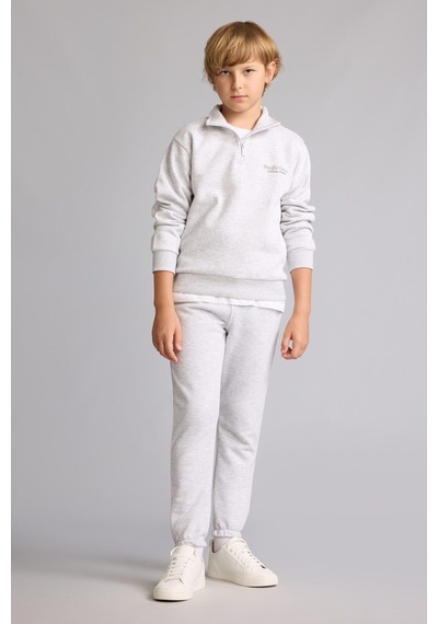 Defacto Regular Fit Yarım Fermuarlı Dik Yaka İçi Yumuşak Tüylü Yazı İşlemeli Sweatshirt Erkek Çocuk H9689a826wngr400 Gri-gr400