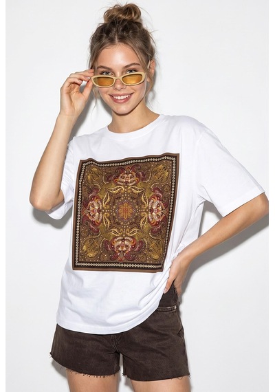Shade Kadın Etnik Desenli Boncuk İşlemeli Baskı Detaylı Oversize T-shirt 2128 60286123 - Beyaz
