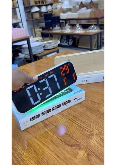 Büyük Led Dijital Çalar Saat Rgb Renkli Gece Lambası Saat Tarih Gün Sıcaklık Göstergeli Masa Ve Yatak Odası Saati Siyah