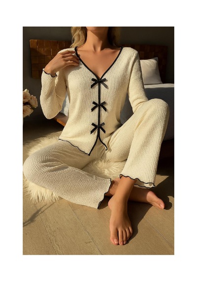 Fantezia Night Kadın Bordo Fiyonklu İç Çamaşırı Ve Uzun Kollu V Yaka Pijama Takımı 4'lü Set Beyaz