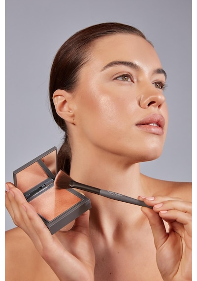 Alix Avien Powder Highlighter Gold