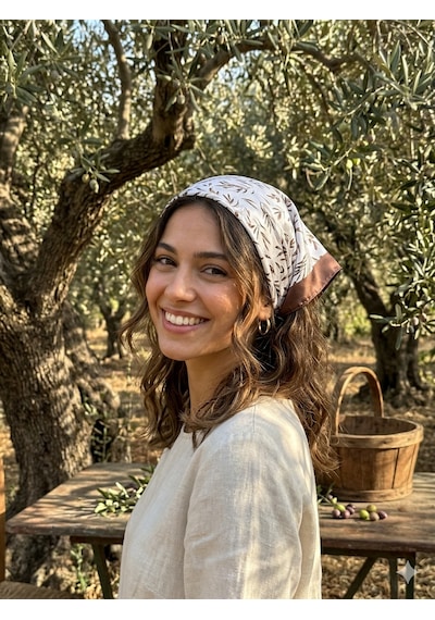 Trend Dokunuş Kadın 50-50 Saten Zeytinli Fular Bandana Beyaz - Kahverengi