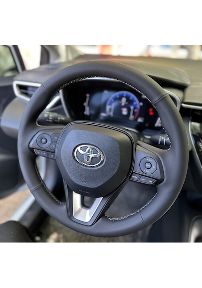 Toyota Corolla 2020-2024 Araca Özel Direksiyon Kılıfı Napa Deri Gri İp Siyah