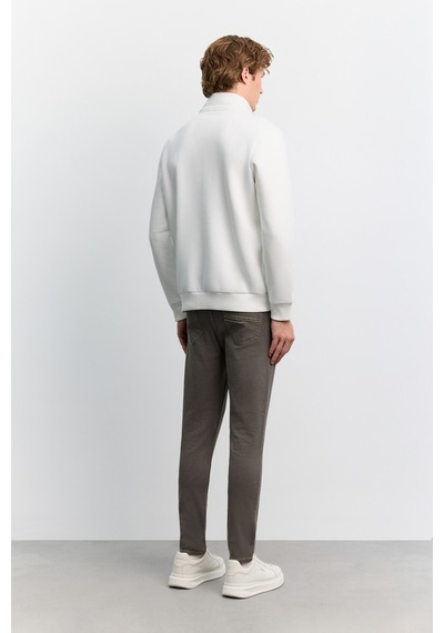 Avva Erkek Beyaz Dik Yaka Fermuarlı -5 Dereceye Dayanıklı Regular Fit Sweatshirt A62y1351