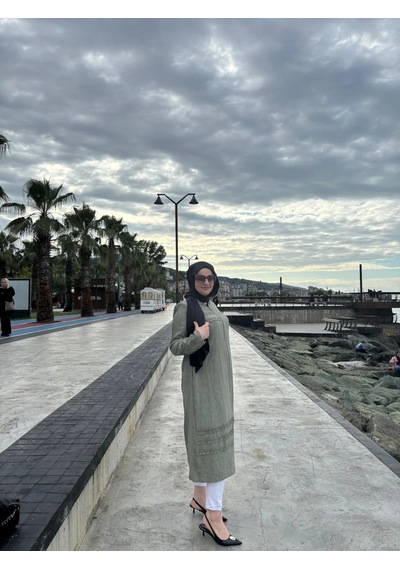 Modern Hakim Yaka Tesettür Kap Çilek Kumaş Rahat Kesim Haki