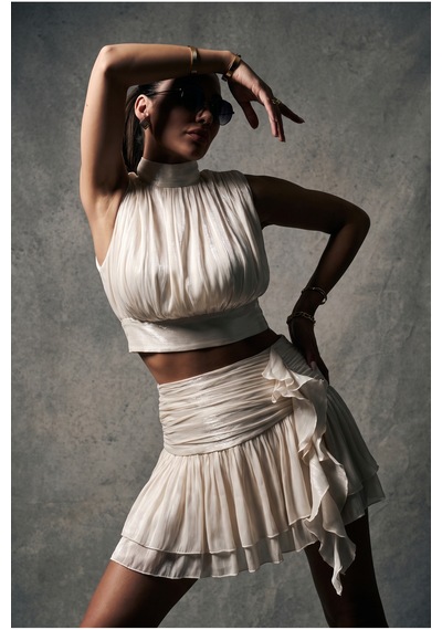 Fashion Cocktail Glam Rock Parisian Parlak Dokulu Yüksek Bel Saçaklı Şortlu Etek Dik Yaka Kolsuz Bluz Kombin Moss İkili Takım Set Bej Fashion Cocktail Glam Rock Parisian Parlak Dokulu Yüksek Bel Saçaklı Şortlu Etek Dik Yaka Kolsuz Bluz Kombin Moss İkili Takım Set Bej