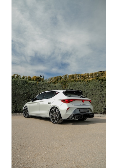 Cupra Leon 2025+ Body Kit Seti Ön Lip Difüzör Flap Marşpiyel Spoiler Piano Black