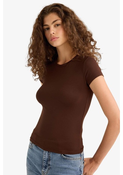 Defacto Slim Fit Dar Kesim Bisiklet Yaka Basic Düz Siyah Kısa Kollu Tişört F7768ax25aubn341 Kahve