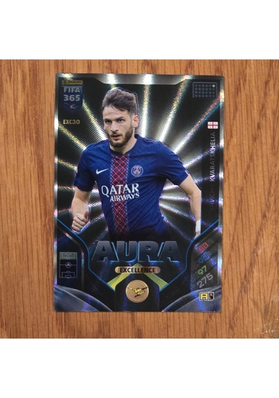 2026 Khvicha Kvaratskhelia Excellence Aura Oyun Kartı Exc30