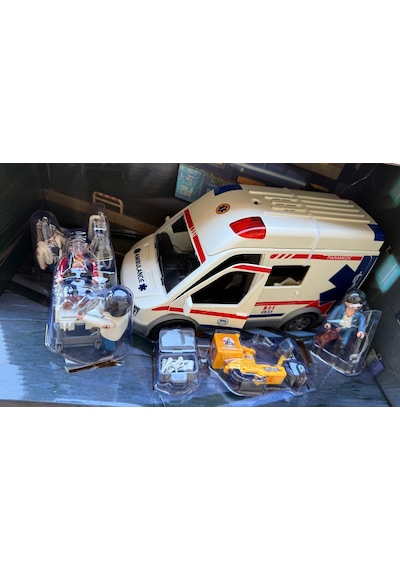 Oyuncak Ambulans Araba 5ın1 Set Metal Açılabilir Kapılar Gerçekçi Tasarım Eğitim Oyunu Beyaz - Kırmızı