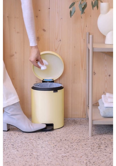Brabantia Newıcon Mellow Yellow Pedallı Çöp Kutusu 5lt Sarı