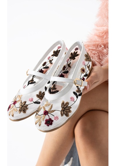 Dabab Shoes Begonıa Kadın Beyaz Çiçek Nakışlı Transparan Babet Ayarlanabilir Bantlı Tokalı Düz Taban Ayakkabı Dabab Shoes Begonıa Kadın Beyaz Çiçek Nakışlı Transparan Babet Ayarlanabilir Bantlı Tokalı Düz Taban Ayakkabı
