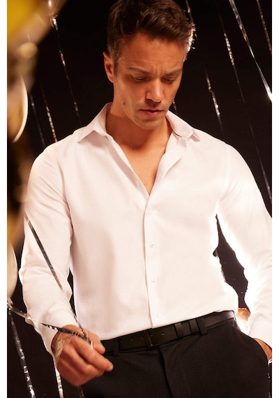 DeFacto Slim Fit Dar Kesim Oxford Basic Düz Pamuk Karışımlı Uzun Kollu Beyaz Gömlek R4340AZ24AUWT34