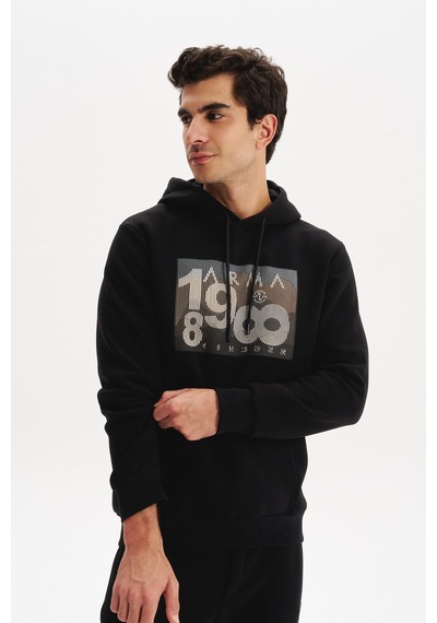 AR-MA Arma Erkek Kapüşonlu Kanguru Cepli 3 İplik Baskılı Şardonlu Regular Fit Sweatshirt K30254628702 Siyah AR-MA Arma Erkek Kapüşonlu Kanguru Cepli 3 İplik Baskılı Şardonlu Regular Fit Sweatshirt K30254628702 Siyah