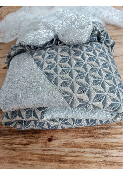 Yenidoğan Ultralüks Piramit Desenli Güpürlü Bebek Battaniyesi Kundak Gümüş Çok Renkli