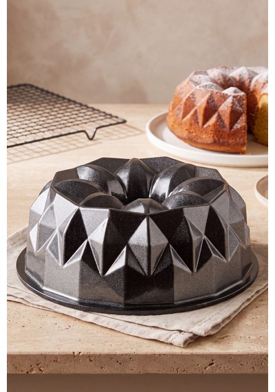 Emsan Black Shiny Star Döküm Kek Kalıbı 22 Cm Siyah