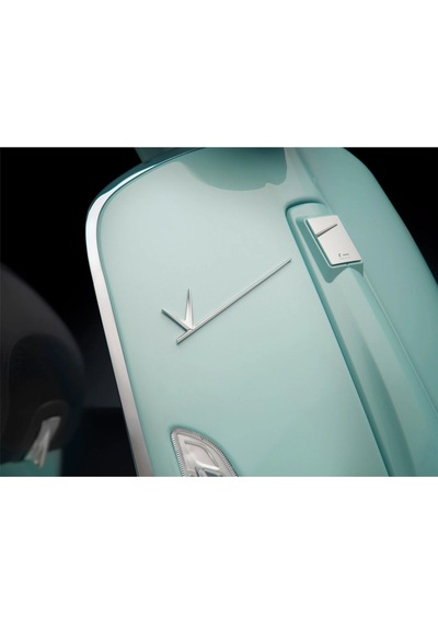 Vespa LX-Primavera-Sprint-946-GTS-GTV Amblem Ön Panel  *Gümüş* / RIZOMA