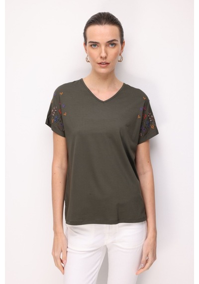 Kadın V Yaka Nakış İşlemeli Düşük Kollu Penye T-shirt Haki Haki