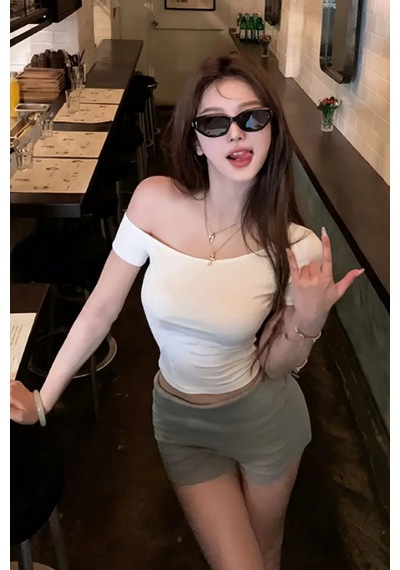 Beyaz Kadın Düşük Omuz Kayık Yaka Dar/slim Likralı T-shirt Beyaz