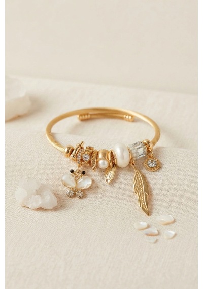 Kelebek Model Gold Renk Beyaz Charmlı Bileklik 6446404