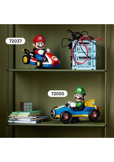 LEGO® Mario Kart™ – Luigi ve Mach 8 72050 - Yetişkinler için Yaratıcı Sergileme Modeli Yapım Seti (2234 Parça)