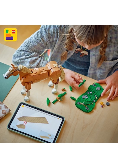 LEGO® Creator 3'ü 1 Arada Güzel At 31166 - 9 Yaş ve Üzeri Çocuklar için Ayı veya Geyik Olarak da İnşa Edilebilen Oyuncak Yapım Seti (685P)