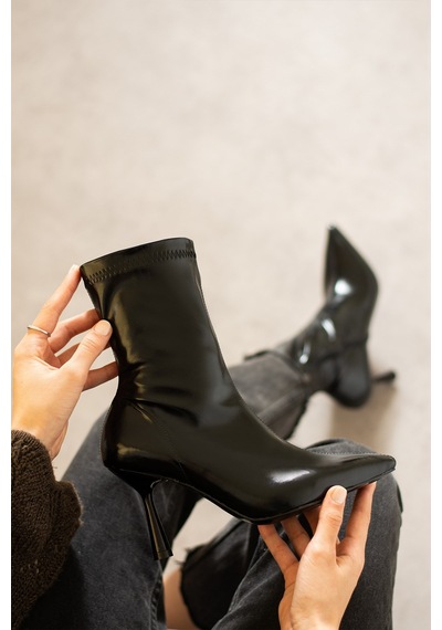 Dabab Shoes Kadın Marya Siyah Kırışık Rugan Streç Yandan Fermuar Sivri Burun İnce Topuklu Bot Dabab Shoes Kadın Marya Siyah Kırışık Rugan Streç Yandan Fermuar Sivri Burun İnce Topuklu Bot