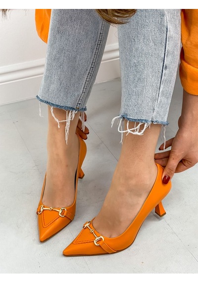 Ervanın Butiği Turuncu Cilt (MossCross) Toka Detay Kadın Stiletto