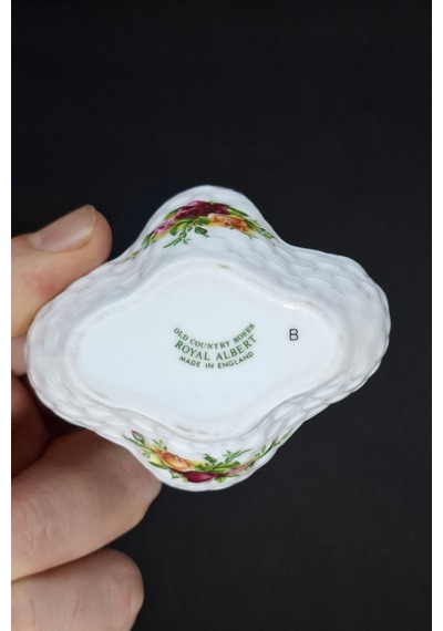 Old Country Roses Bone China Antika Porselen Örgülü Mini Sepet 6x7 Cm Sarı