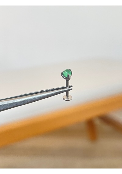 316 L Cerrahi Çelik Pençe Modeli Yeşil Taşlı Kıkırdak Helix Tragus Piercingi Yeşil