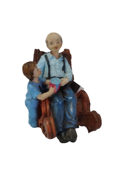 Sandalyede Oturan Dede Ve Torun Biblo 12 10 Cm