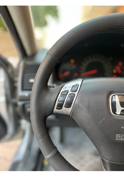 Honda Accord Araca Özel Direksiyon Kılıfı Derisi Sökülüp
