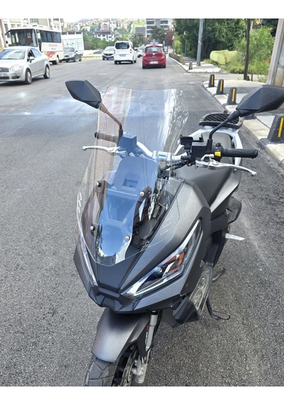 Motocam Kanuni Seha 250 Ön Cam 2022-2026 Model 55cm Şeffaf Renkli 4mm Kısa