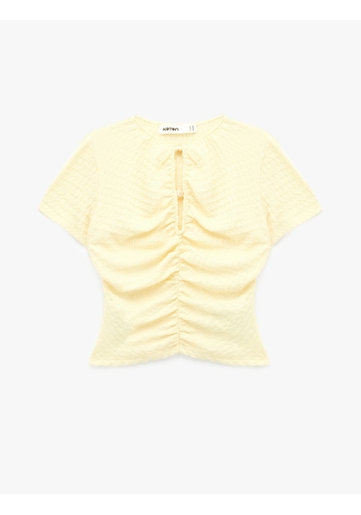 Koton Bürümcük Kumaş Dokulu Slim Fit Kısa Kollu Pencere Detaylı Drapeli Bluz Sarı 6sak50446ek