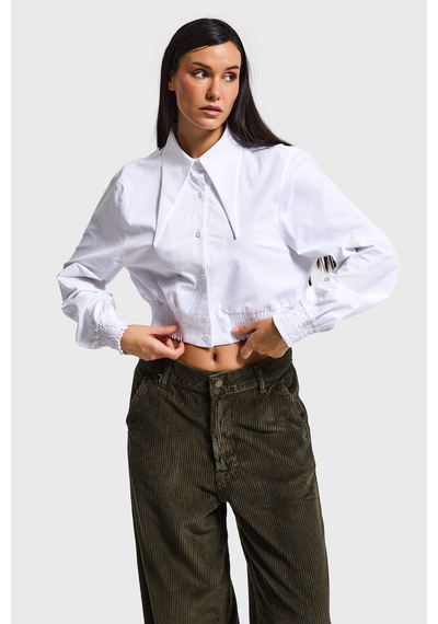 Itsbasic Kadın Beyaz Renk Crop Fit Yaka Detaylı Özel Tasarım Gömlek