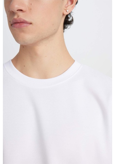 DeFacto Oversize Geniş Kalıp Ütü Gerektirmeyen Bisiklet Yaka Kısa Kollu Basic Düz Ağır Kumaş Beyaz Tişört X3926AZ25SPWT34 DeFacto Oversize Geniş Kalıp Ütü Gerektirmeyen Bisiklet Yaka Kısa Kollu Basic Düz Ağır Kumaş Beyaz Tişört X3926AZ25SPWT34