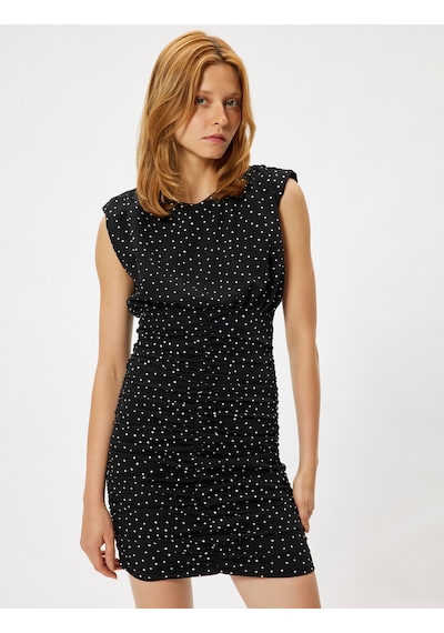 Koton Mini Puantiyeli Elbise Kolsuz Drapeli Bisiklet Yaka Slim Fit Siyah Desenli 5wak80015fw Siyah Koton Mini Puantiyeli Elbise Kolsuz Drapeli Bisiklet Yaka Slim Fit Siyah Desenli 5wak80015fw Siyah
