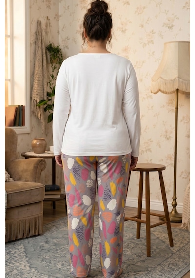 Siyah İnci Ekru Desenli Büyük Beden Battal Boy Viskon Örme Pijama Takım 26224808 Siyah İnci Ekru Desenli Büyük Beden Battal Boy Viskon Örme Pijama Takım 26224808