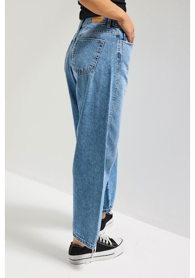 Itsbasic Kadın Mavi Renk 4s6-4 Carrot Fit Rahat Kesim İç Boy 67cm %100 Koton Denim Jean Itsbasic Kadın Mavi Renk 4s6-4 Carrot Fit Rahat Kesim İç Boy 67cm %100 Koton Denim Jean