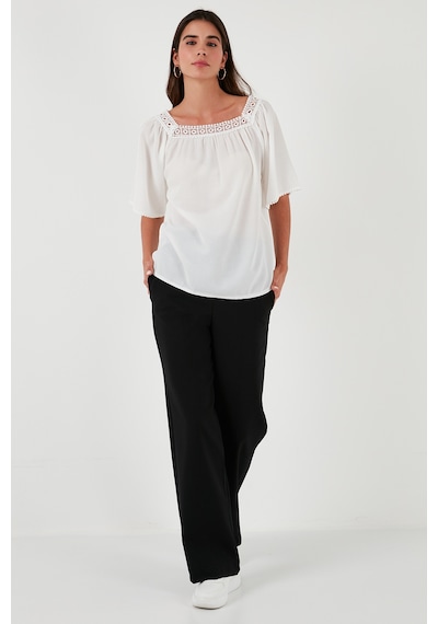 Lela Güpürlü Regular Fit Kare Yaka Bayan Bluz 5869003 Ekru