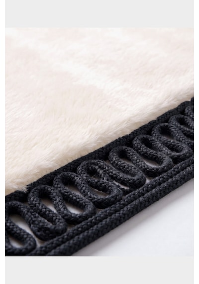 Merplush Mihraplı Peluş Seccade 75x130 Cm Süet Taban Yıkanabilir Yumuşak Namaz Halısı Krem - Siyah