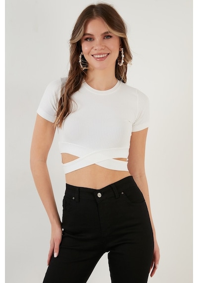 Lela Fitilli Bel Detaylı Kısa Kollu Dar Kesim Crop Bayan Bluz 5864211 Ekru