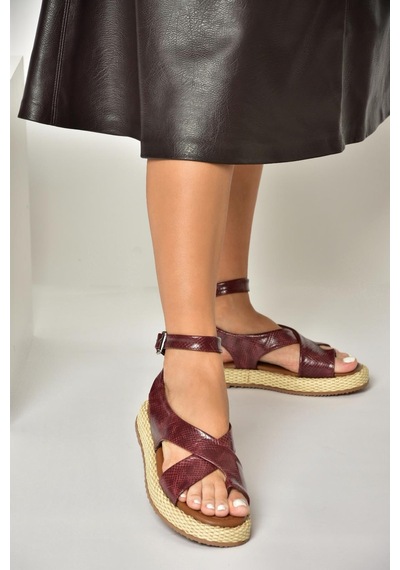 Fox Shoes U973264507 Bordo Yılan Baskı Kadın Sandalet Bordo