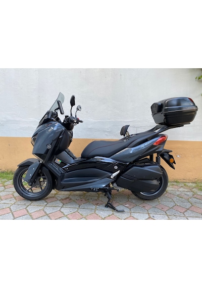 Yamaha Xmax Hareketli Sırt Dayama Aparatı