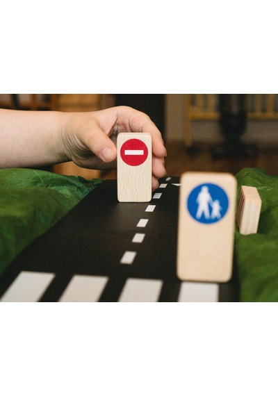 Waytoplay - Roadblocks Set Traffic Signs