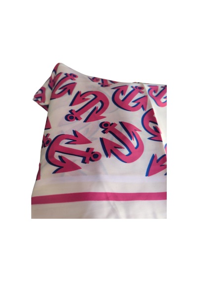 Tikitonki Pembe Çapa Figürlü Saten Beyaz Eşarp 90x90 Beyaz Beyaz